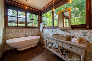 Bathtub, hair dryer, towels - Ocean View Villa Manis, 6BR Retreat, East Bali (Candidasa)