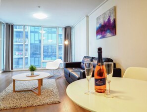 Premier Apartment, 1 King Bed with Sofa bed | Living room - Premier Stays Melbourne (Southbank)