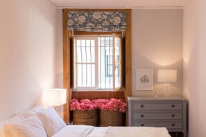 1 chambre, bureau, accès au Wi-Fi (inclus), literie fournie