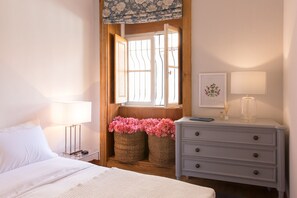 1 bedroom, desk, free WiFi, bed sheets