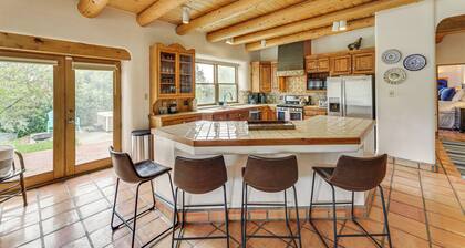 Arroyo Seco Adobe w/ Hot Tub Near Taos Ski Valley!
