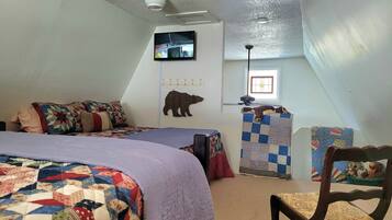 2 soverom, skrivebord, strykejern/-brett og wi-fi (inkludert)