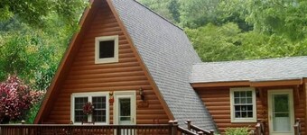 ~*~Maggie Valley Chalet ~*~
5 min from BlueRidge Parkway
2BR/2BR/Wifi/Smart TVs