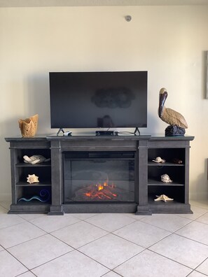 Interior - BEACHFRONT BEAUTY WITH AMAZING GULF VIEWS! (Fort Walton Beach)