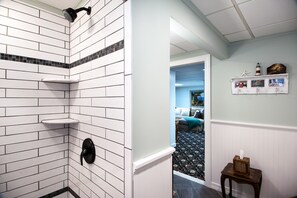 Interior - Quiet Riverfront getaway to enjoy Midcoast Maine! (Damariscotta)