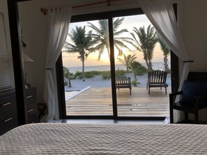 4 bedrooms, in-room safe, desk, iron/ironing board - PRIVATE BEACHFRONT PARADISE with COOK & POOL = Luxury on the Sea! (San Pedro)
