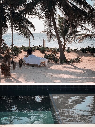 NUEVO PRIVADO FRENTE AL MAR Casa con COCINA Y PISCINA!  ¡Lujo en el paraíso! ¡En el mar!