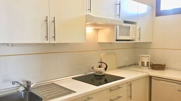 Kühlschrank, Mikrowelle, Geschirrspüler