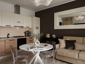 Interior - Country Villa Appar. with POOL, A/C,WIFI,BBQ,PRIVATE PARKeTRACE 13sq.m. (Casalserugo)