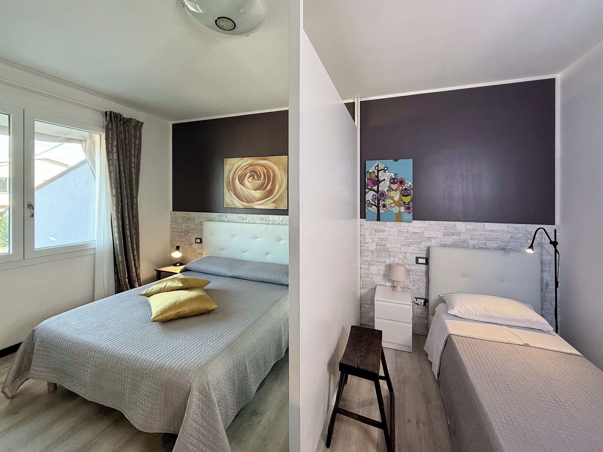 1 slaapkamer, een kluis op de kamer, een strijkplank/strijkijzer