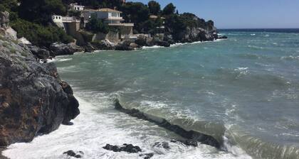 3 sänkyä 300 m päässä rannasta