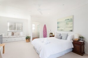 Queen and Single Traditional Suite | Premium bedding, down comforters, individually decorated - Surf Side Retreat (Old Bar)