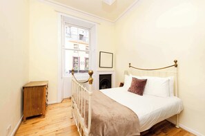 2 slaapkamers, een strijkplank/strijkijzer, wifi, beddengoed