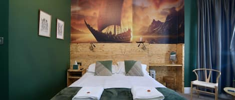 Tweepersoonskamer, toegankelijk voor mindervaliden, en-suite badkamer (Ground Floor)