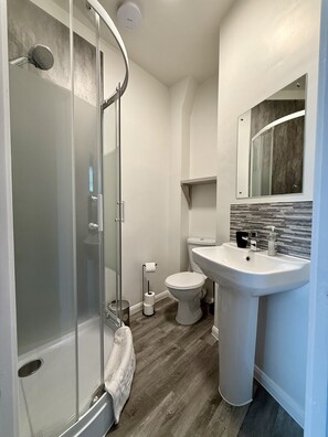Single Room, Ensuite | Bathroom - Vikings Accommodation (York)