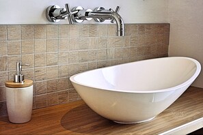 Handdoeken, toiletpapier