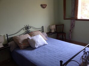 1 habitación, tabla de planchar con plancha y wifi gratis