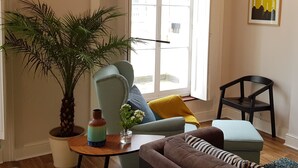 Lounge - Spacious Loft With Balcony in Central London (London)