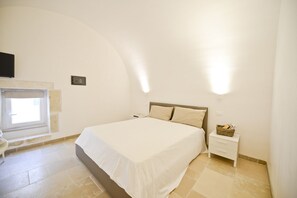 1 bedroom, iron/ironing board, free WiFi, bed sheets - Scirocco Apartment with Terrace by Wonderful Italy (Ostuni)