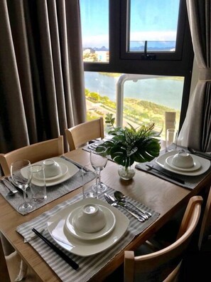 Apartment, 2 Bedrooms | In-room dining
