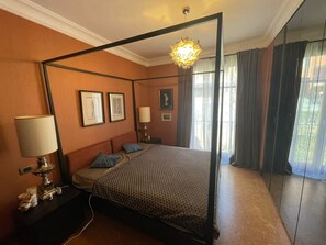 3 bedrooms, iron/ironing board, free WiFi