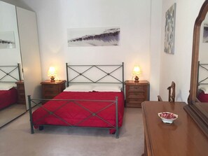 2 slaapkamers, een strijkplank/strijkijzer, gratis wifi