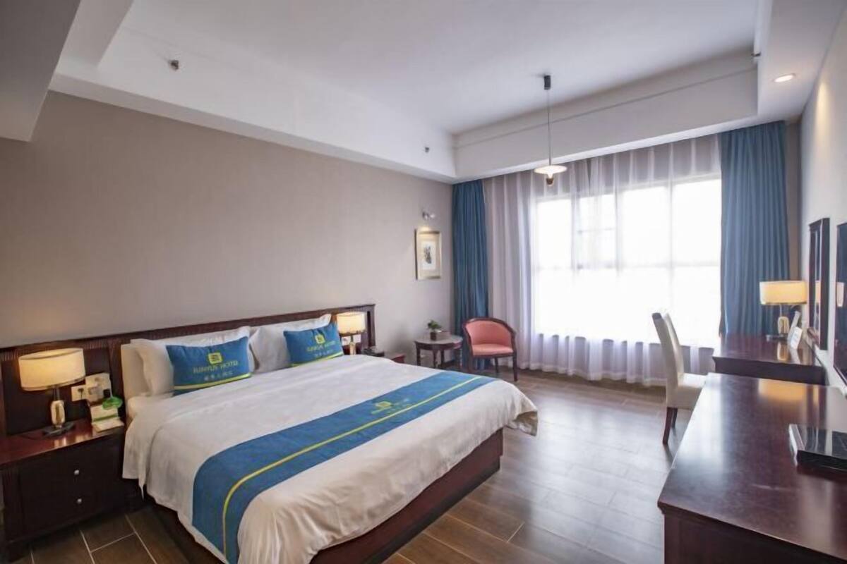 Minibar, in-room safe, desk, blackout curtains
