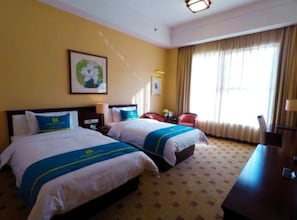 Quarto duplo luxo | Frigobar, cofres nos quartos, escrivaninha, cortinas blackout
