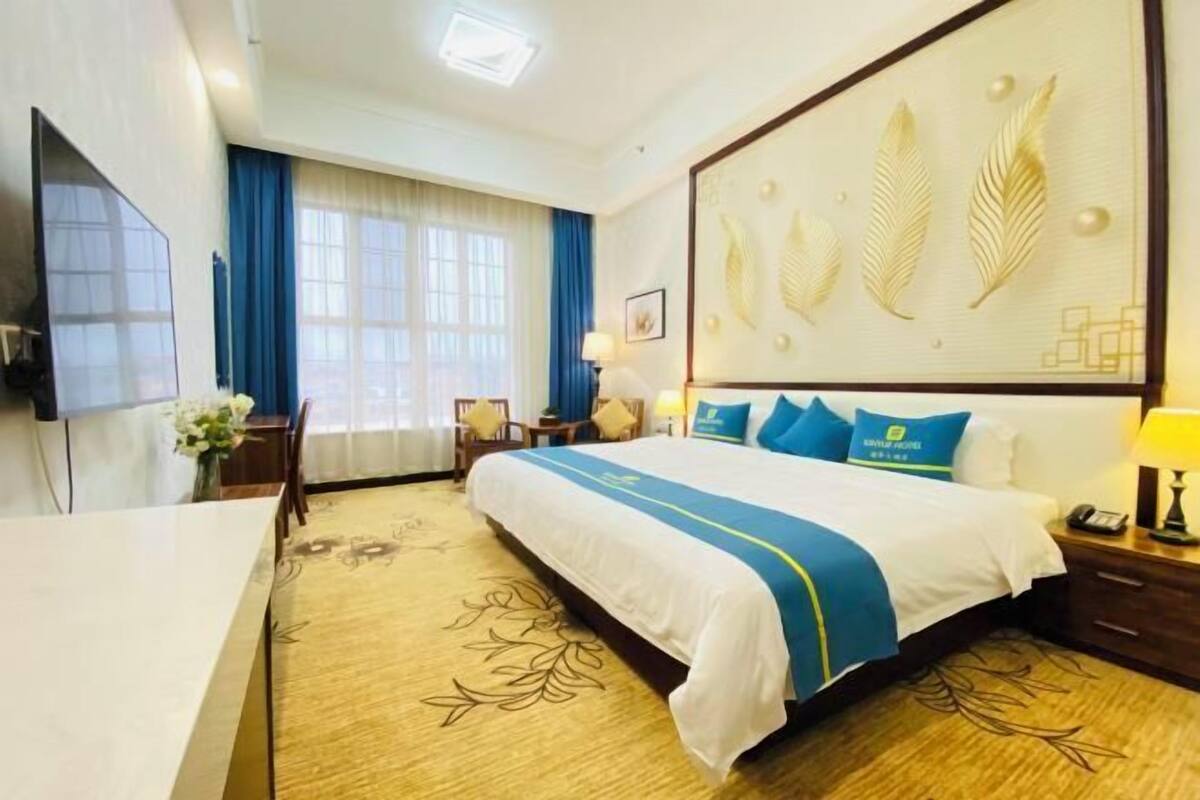 Minibar, in-room safe, desk, blackout curtains