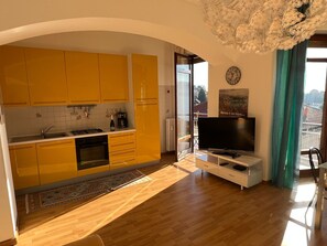 Réfrigérateur, four, lave-vaisselle, cafetiÚre/bouilloire