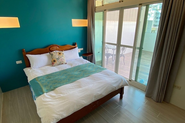 Desk, free WiFi, bed sheets