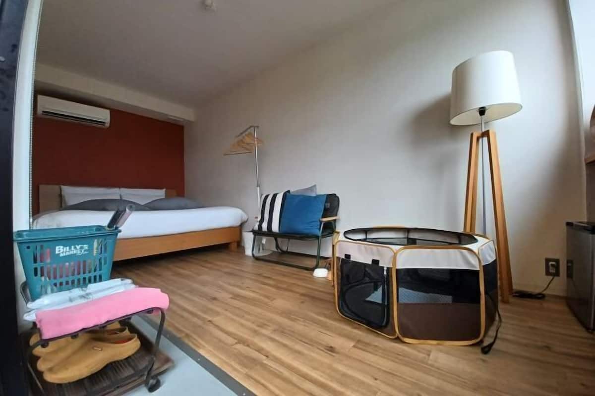 Premium bedding, in-room safe, free WiFi, bed sheets
