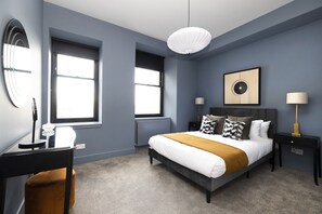 2 bedrooms, desk, iron/ironing board, WiFi - Luxury Home on George Street (Edinburgh)