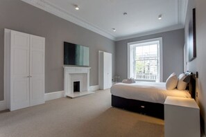 1 bedroom, iron/ironing board, travel crib, WiFi