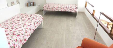 3 室のベッドルーム、WiFi (無料)