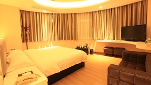 Superior Double Room | In-room safe, desk, blackout drapes, WiFi (free) - Shenghui Hotel (Guangzhou)