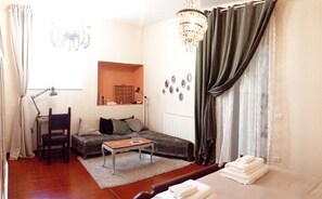 1 makuuhuone, silitysrauta/-lauta, vauvan matkasänky, Wi-Fi