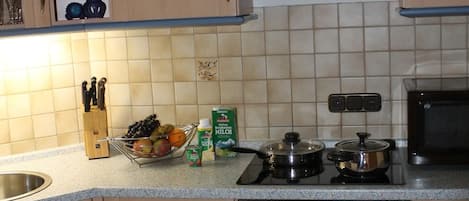 Refrigerador, horno y parrilla de estufa