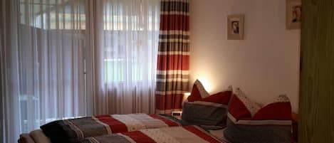 2 室のベッドルーム、インターネット、ベッドシーツ