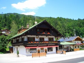 Exterior - Apartment no. 4 Amara for 1-3 pers., 42 m², 1 sep. bedroom. (Bischofswiesen)