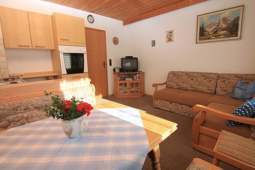 Ferienwohnung Nr. 1 für 1-4 Personen, ca. 35 m², 1 Schlafzimmer, Wohn-/Schlafzimmer mit Kochnische, Terrasse