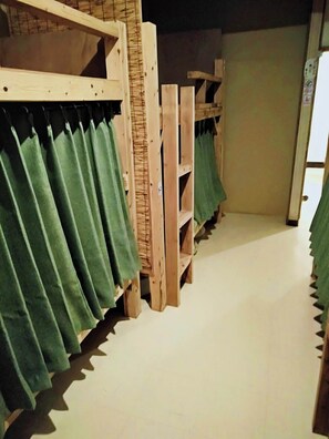 Dormitorio compartido | Wifi gratis 