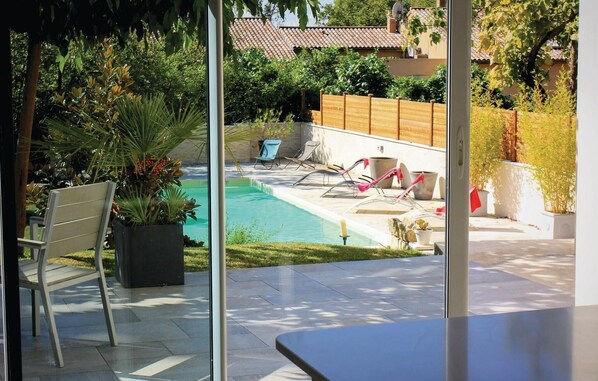 Pool - Gorgeous home in Montélimar (Montélimar)