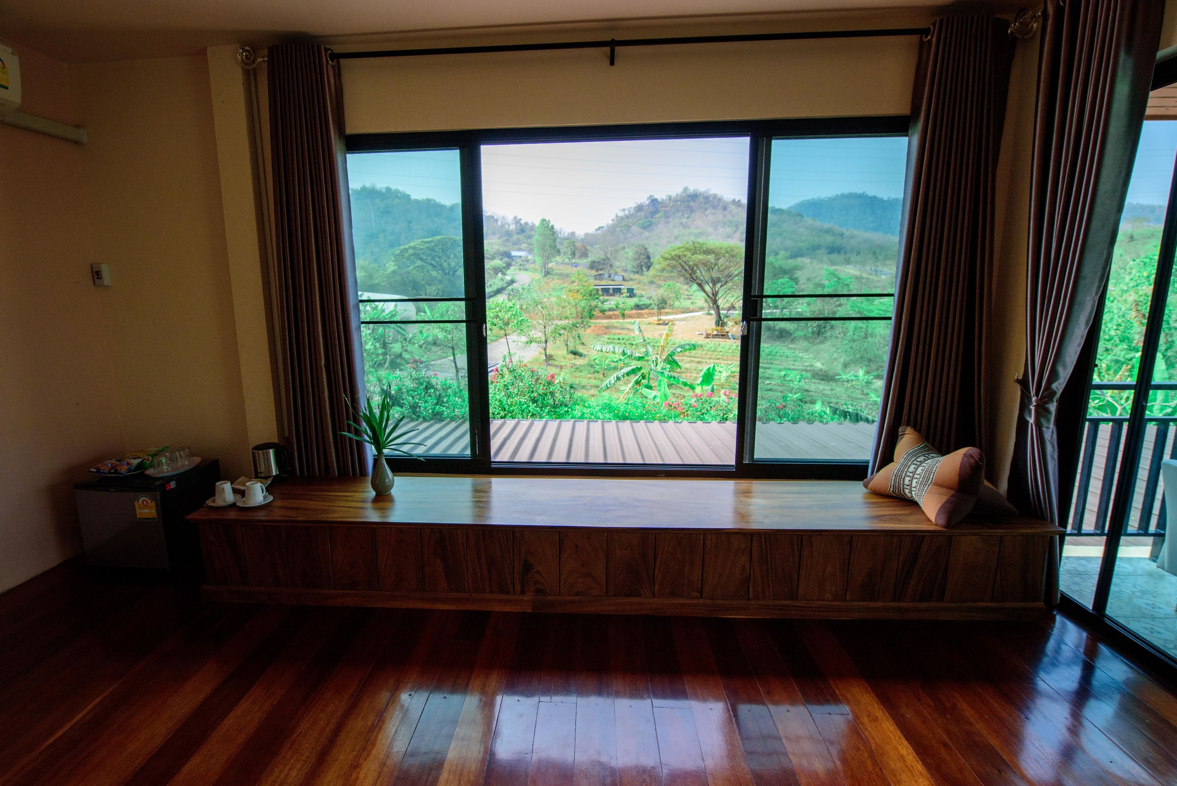 Family Room | Living area | Flat-screen TV