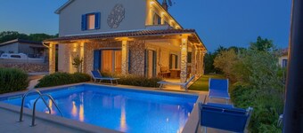 Modern 4* villa with high-quality furnishings and private pool