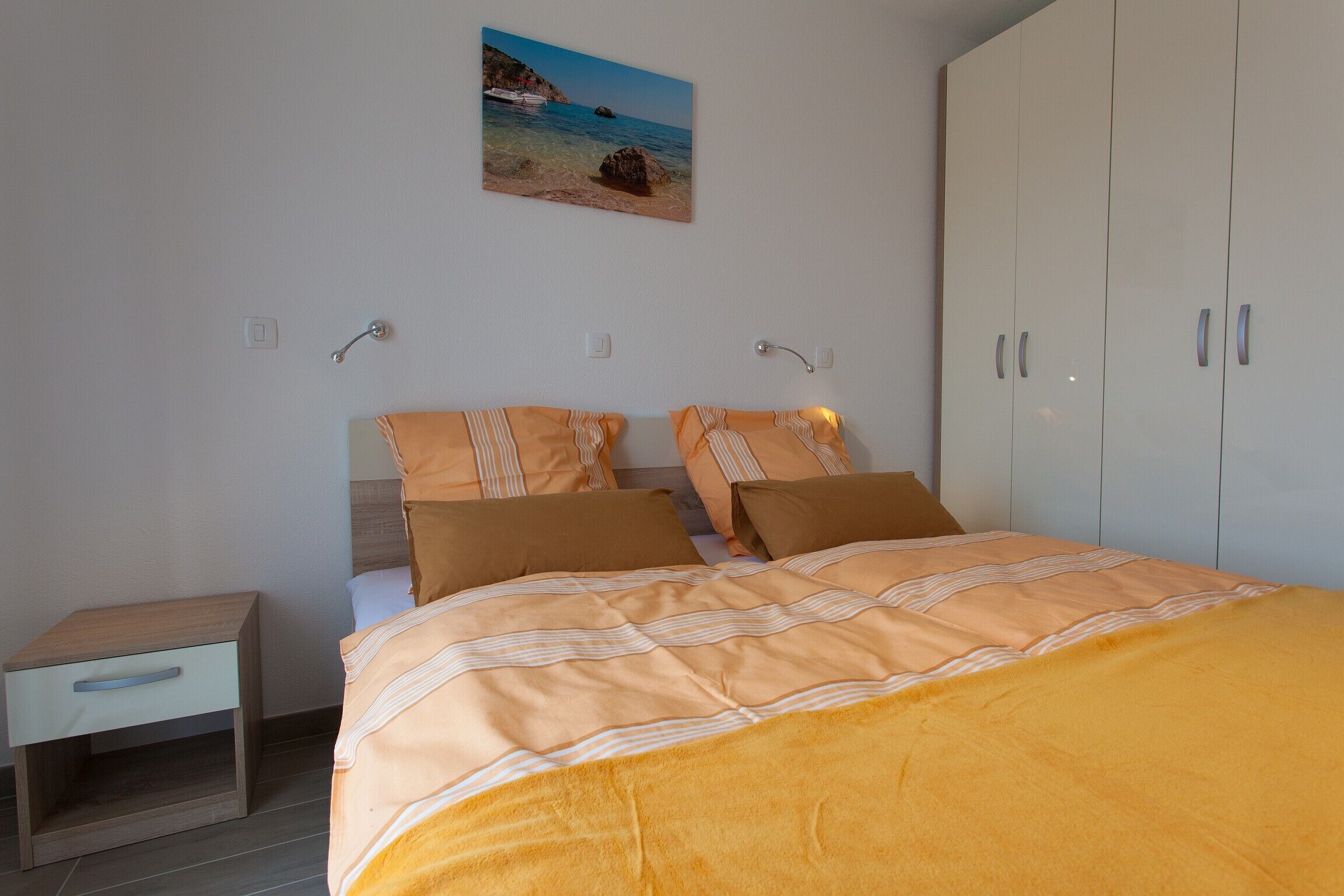 4 sovrum, värdeförvaringsskåp på rummet och strykjärn/strykbräda