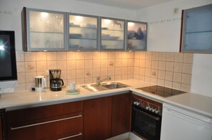 Kühlschrank, Ofen, Herdplatte, Geschirrspüler