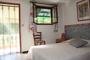 1 bedroom, iron/ironing board, free WiFi