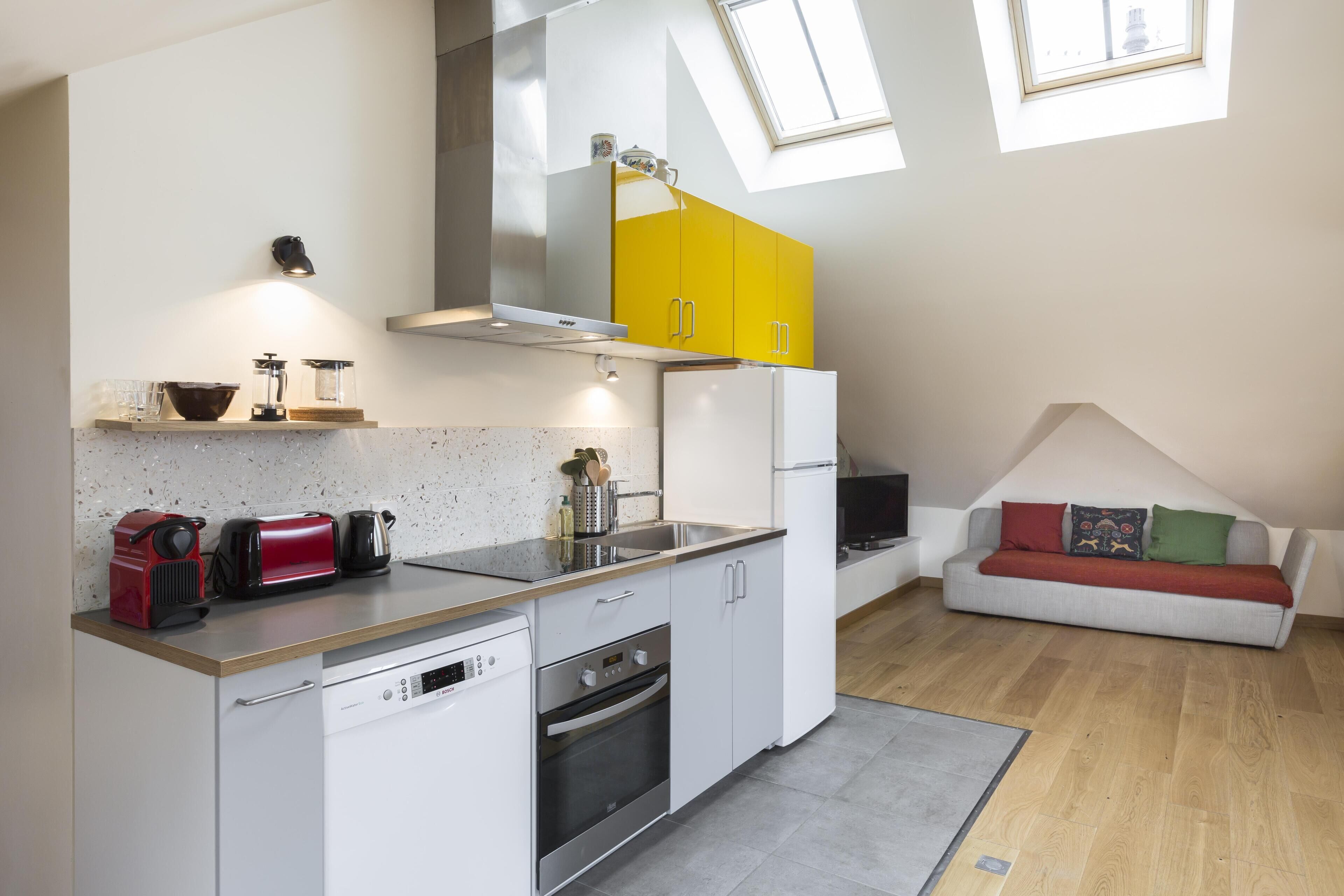 Réfrigérateur, micro-ondes, four, lave-vaisselle