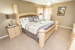 7 habitaciones, tabla de planchar con plancha y cuna de viaje